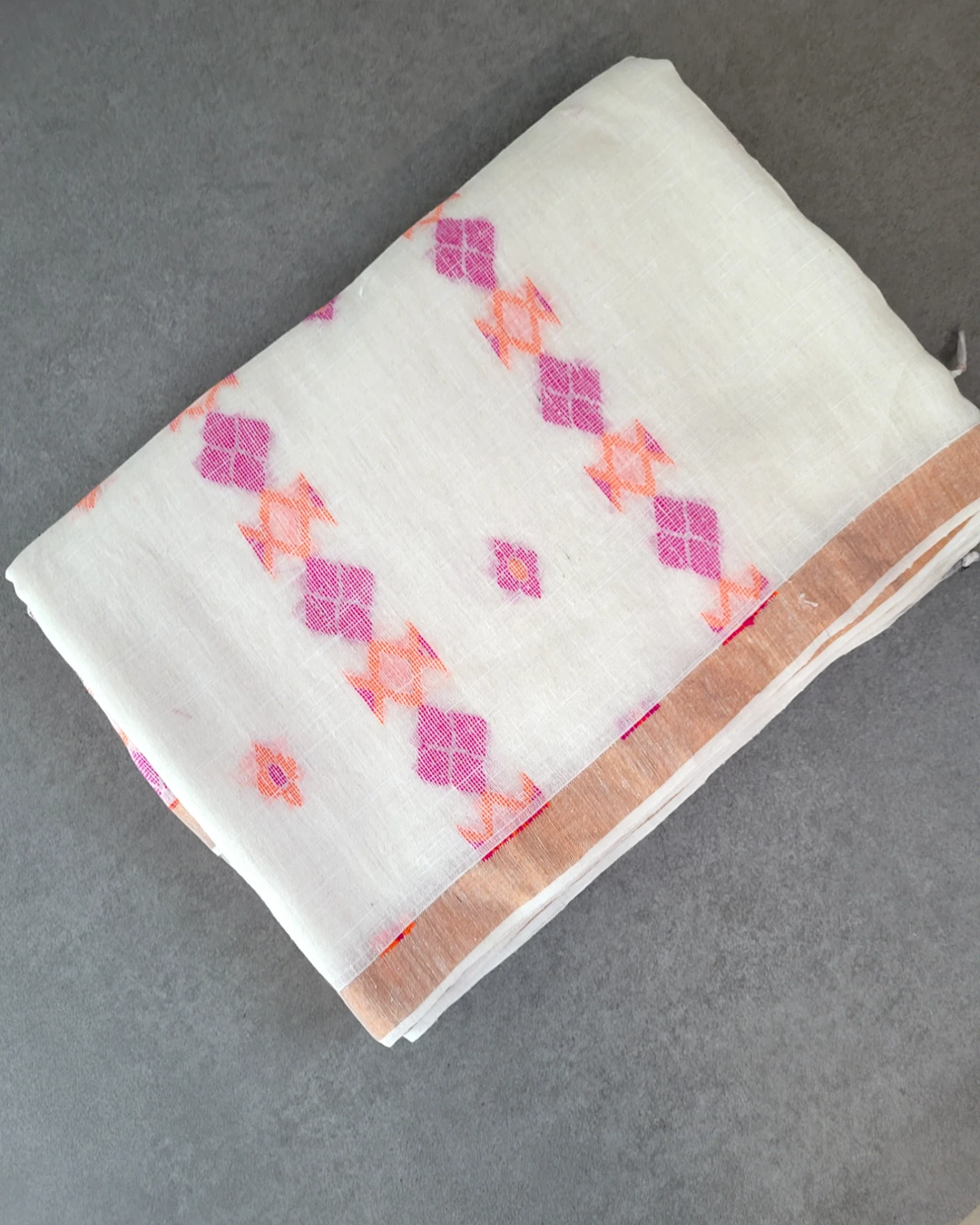 White Lata Linen Saree