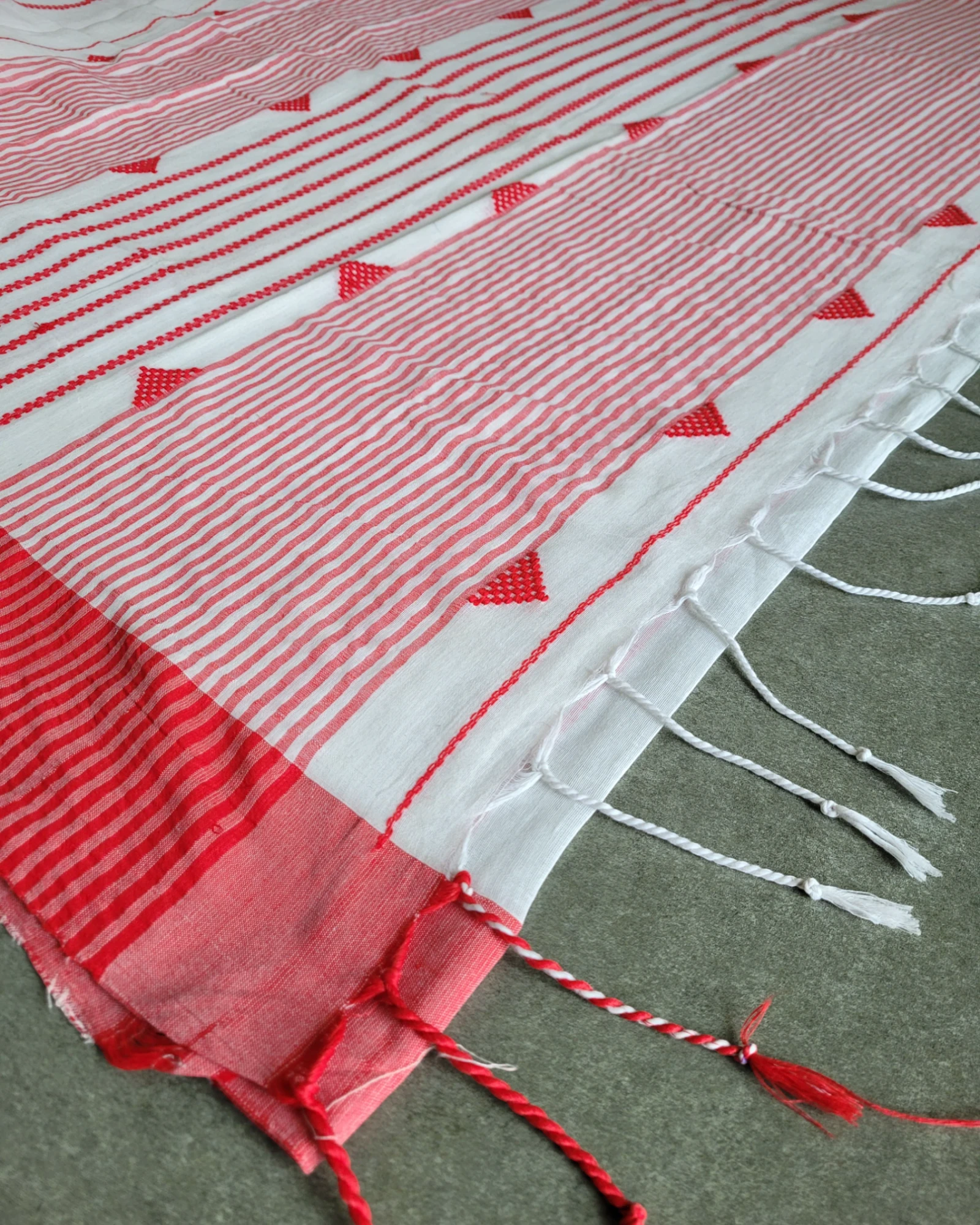 Vanilla Karni Linen Saree