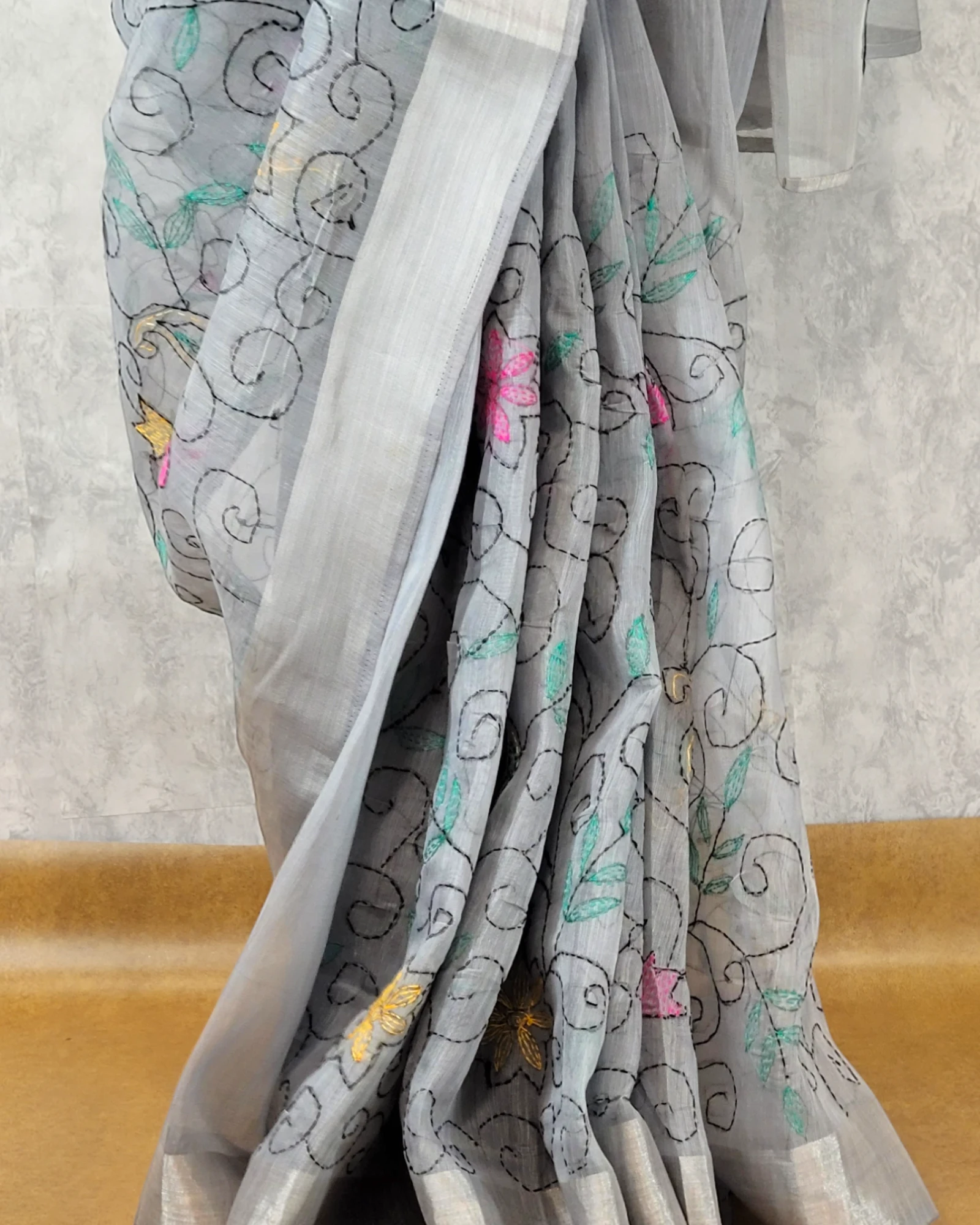 Grey Trikona Linen Saree