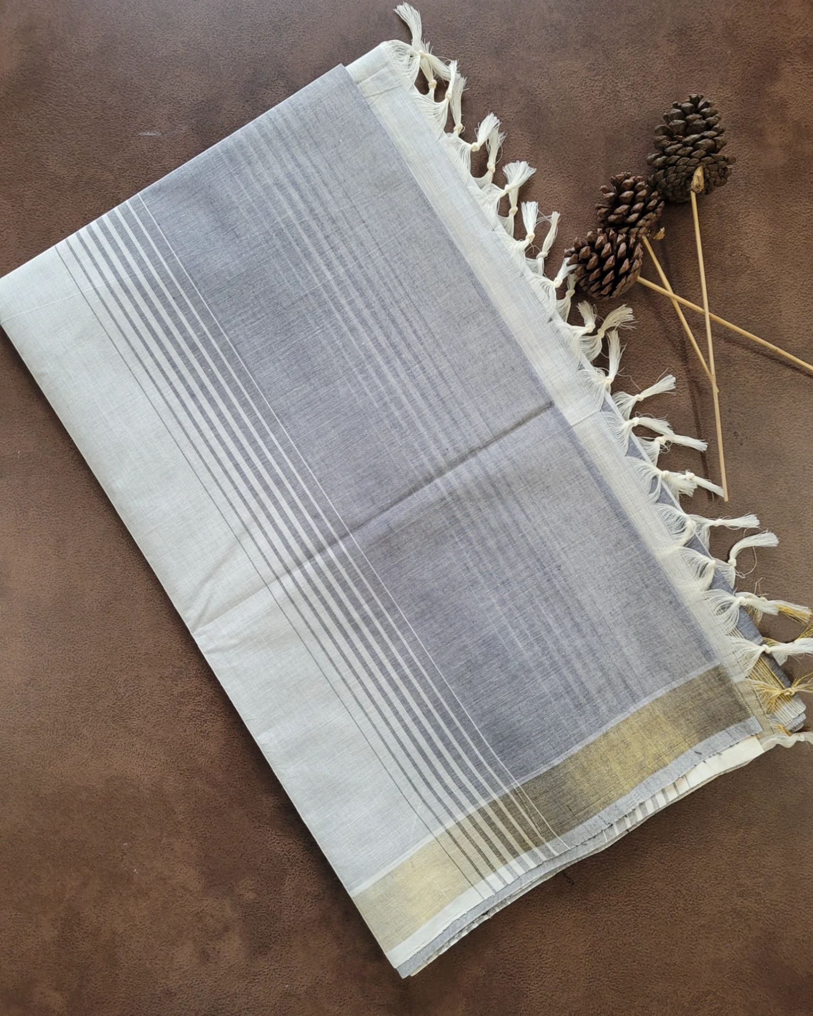 White Diva linen saree