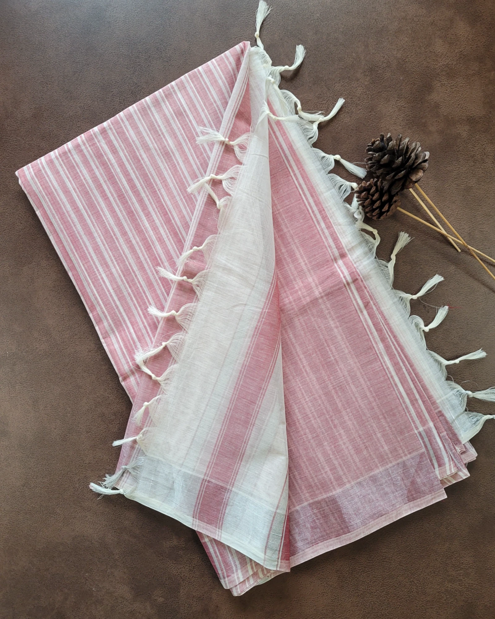 Red Diva linen saree