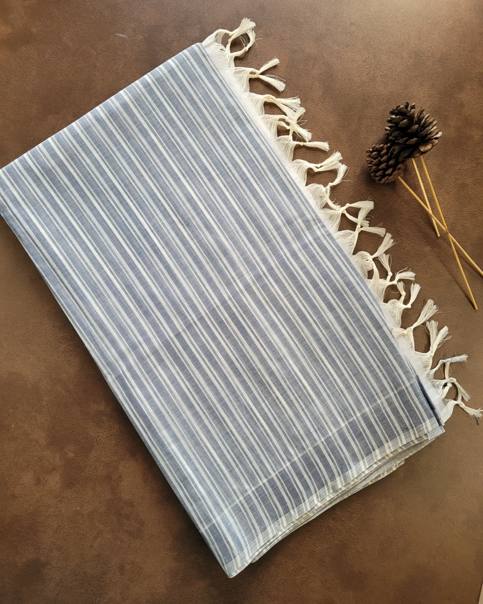 Blue Diva linen saree