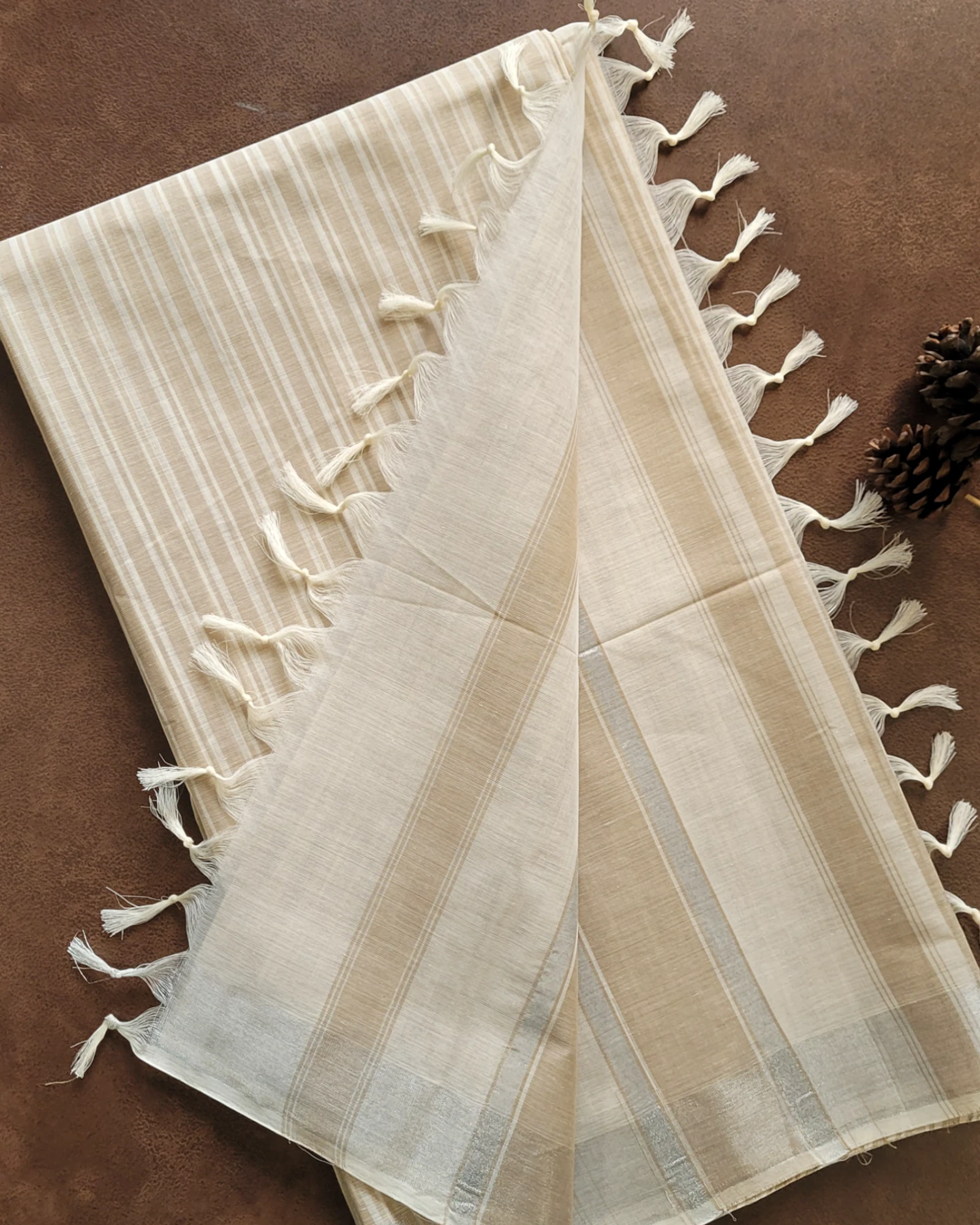 Gold Diva linen saree