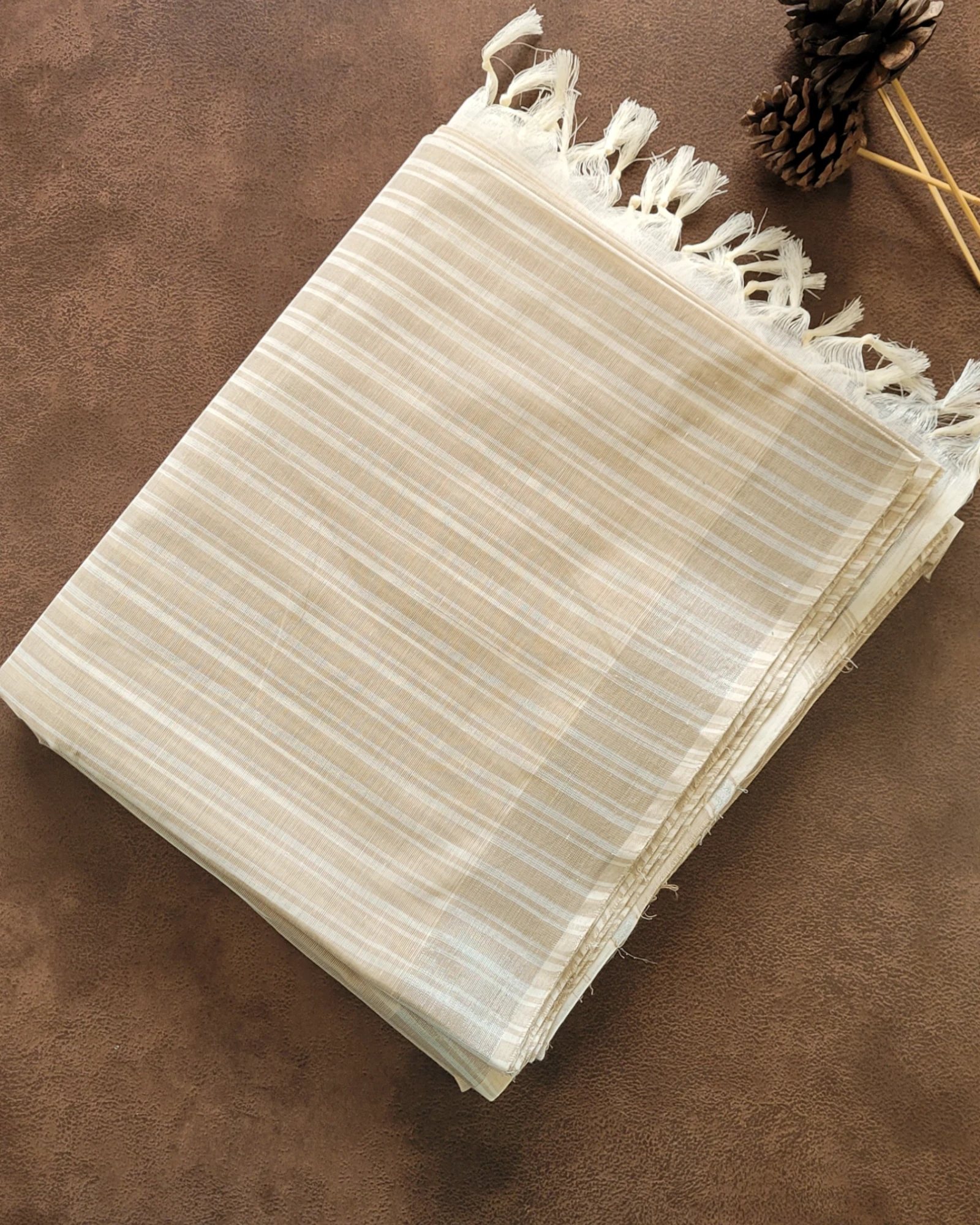 Gold Diva linen saree