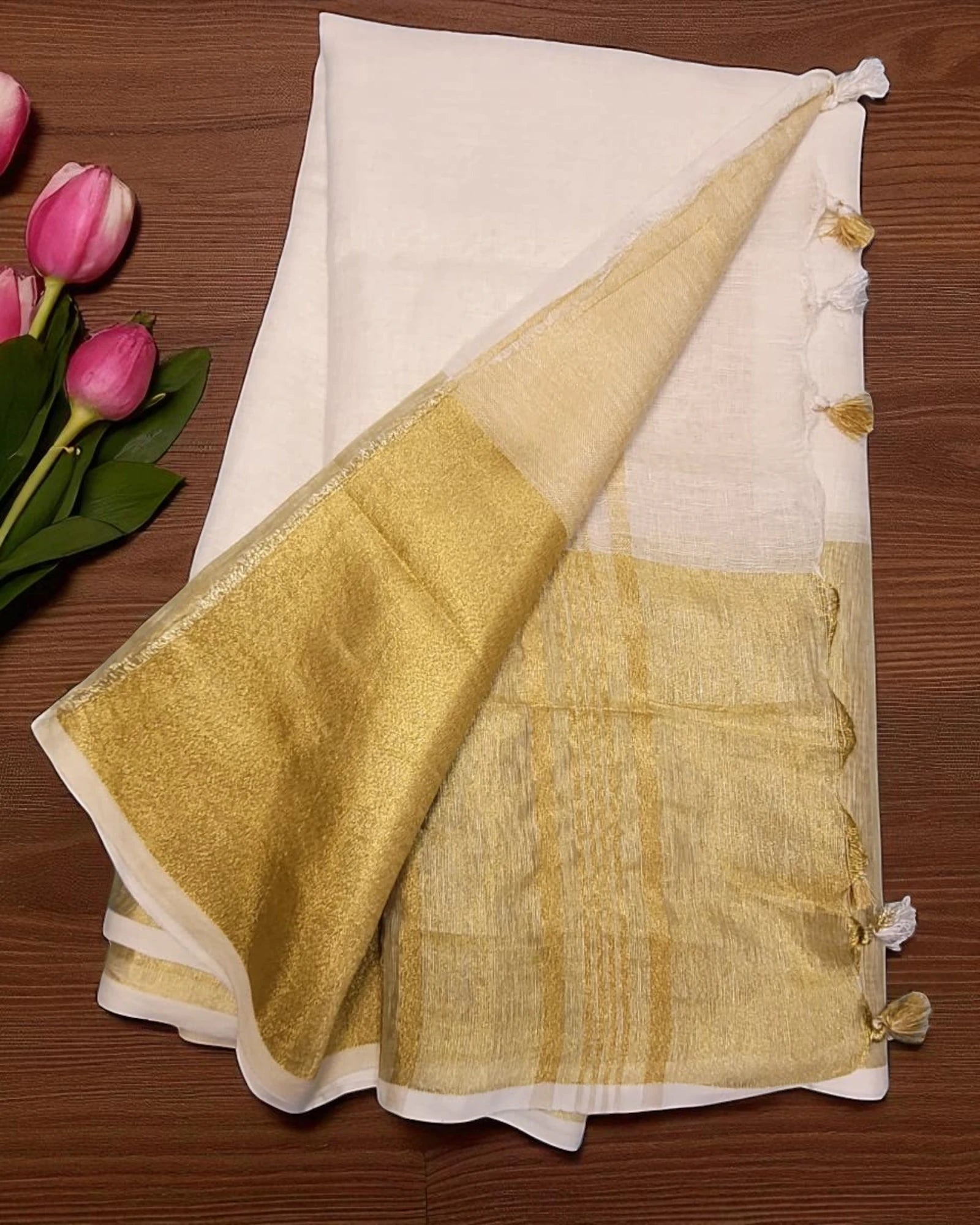 Gold Shwetha3 Linen Saree
