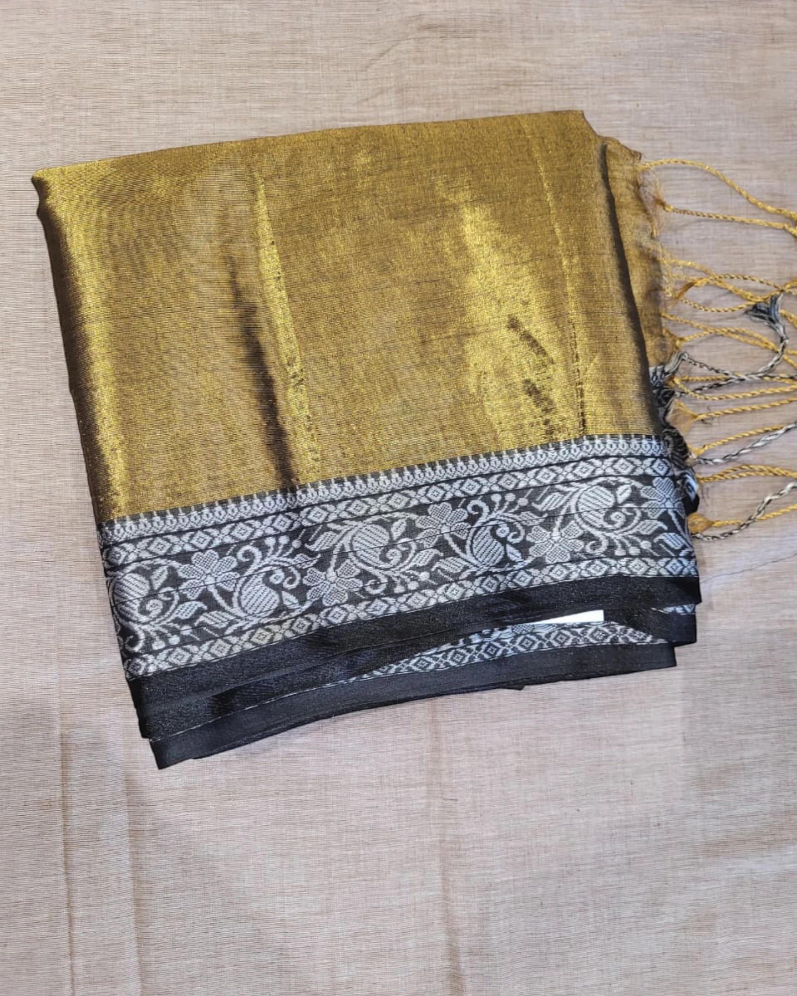 Gold1 Roshni Tissue Saree(border)