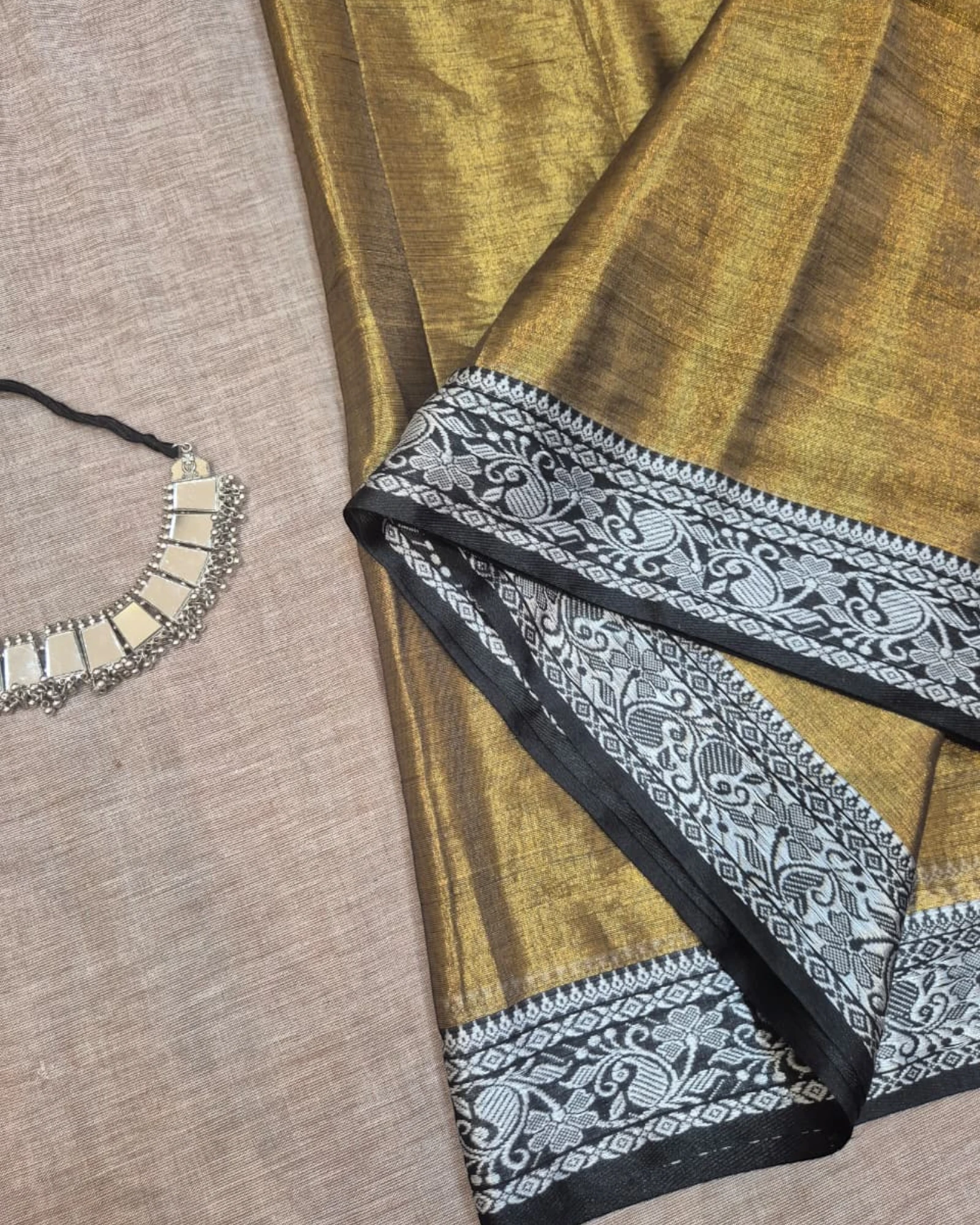 Gold1 Roshni Tissue Saree(border)