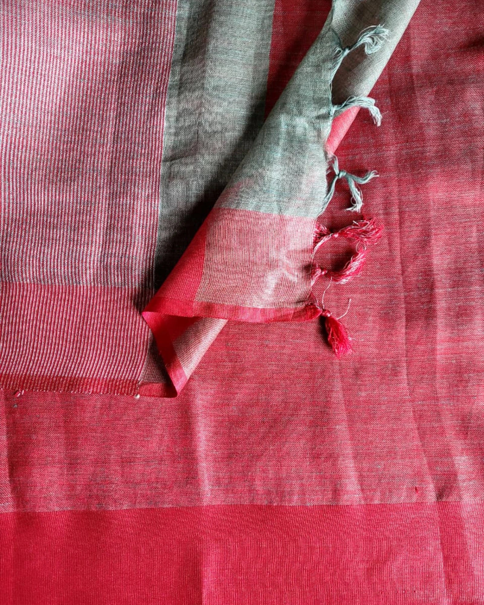 Grey Swarna Linen Saree