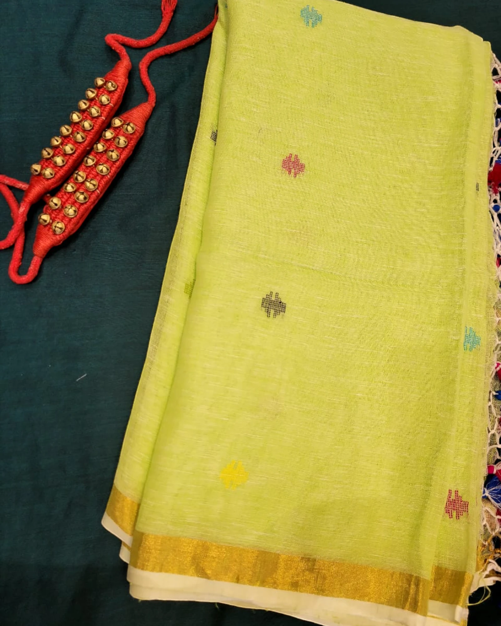 Green Mayuri Linen Saree