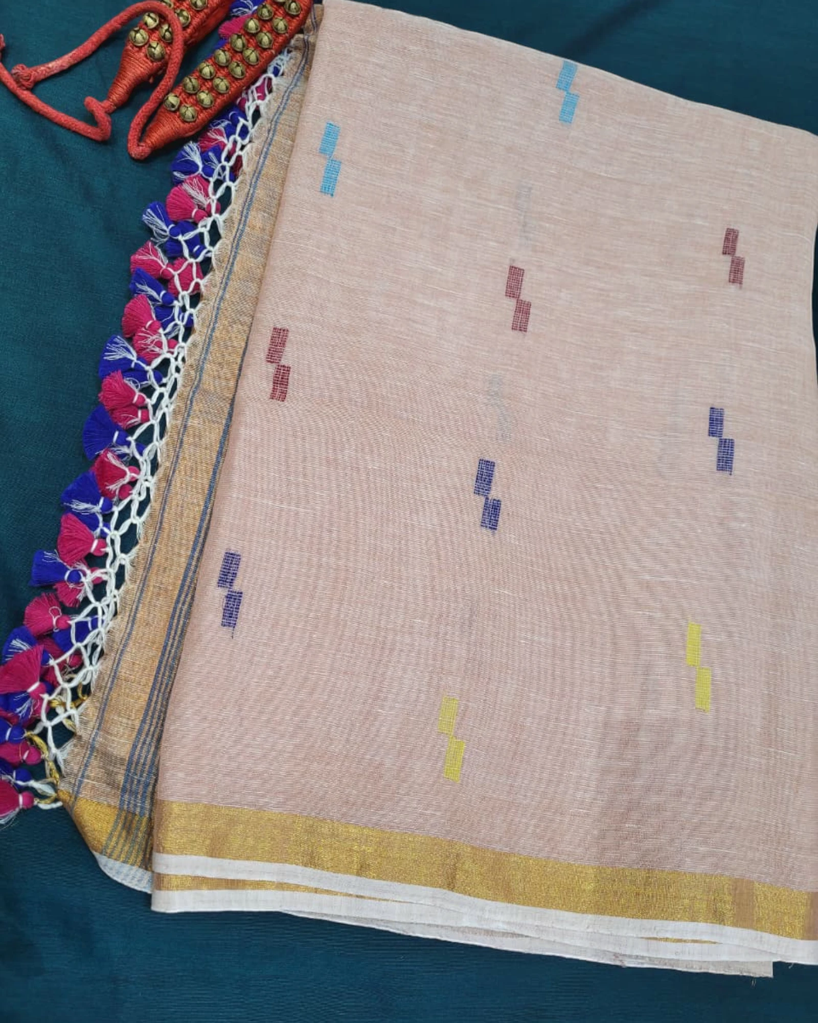 Cream Mayuri Linen Saree