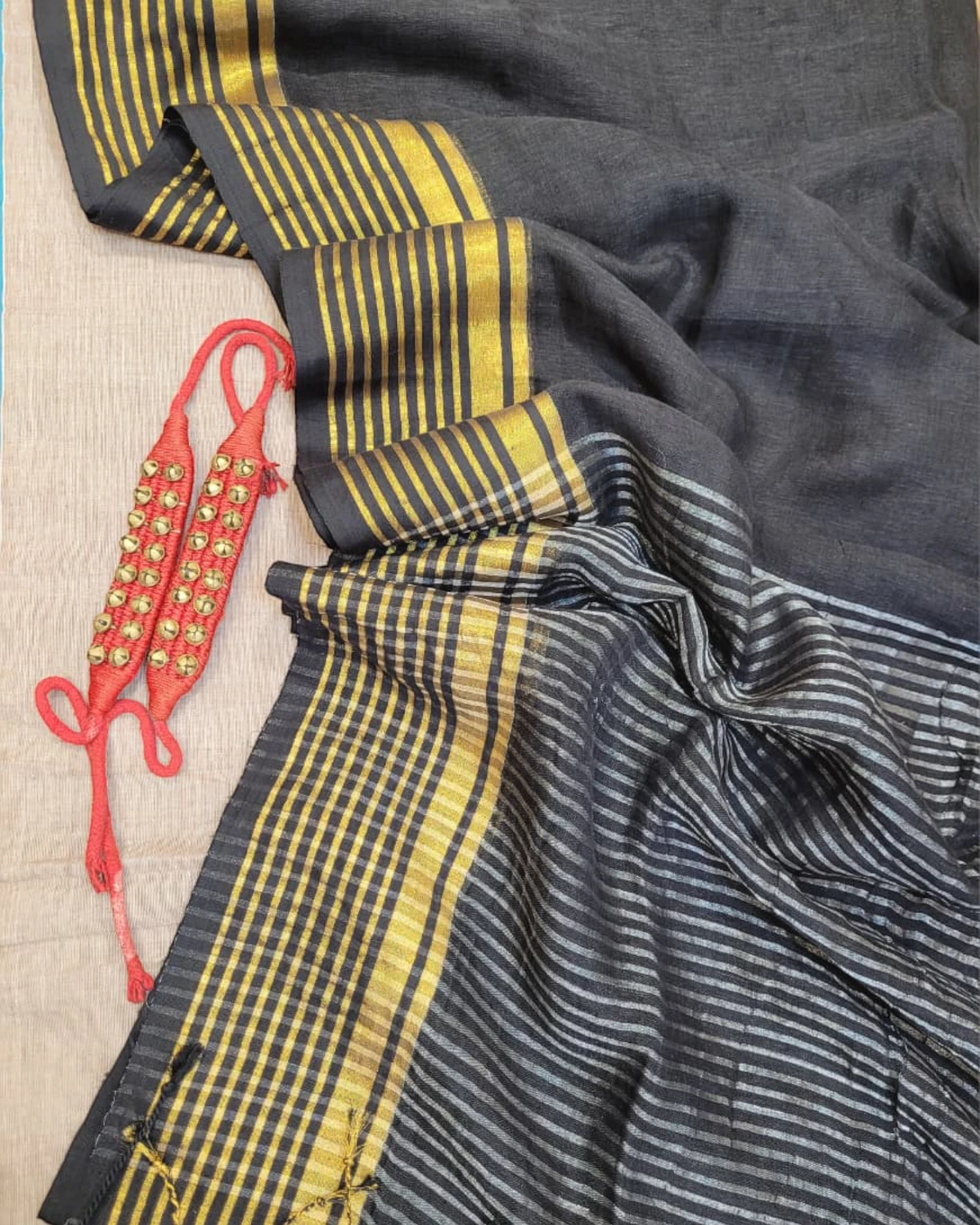 Black Mayuri Linen Saree