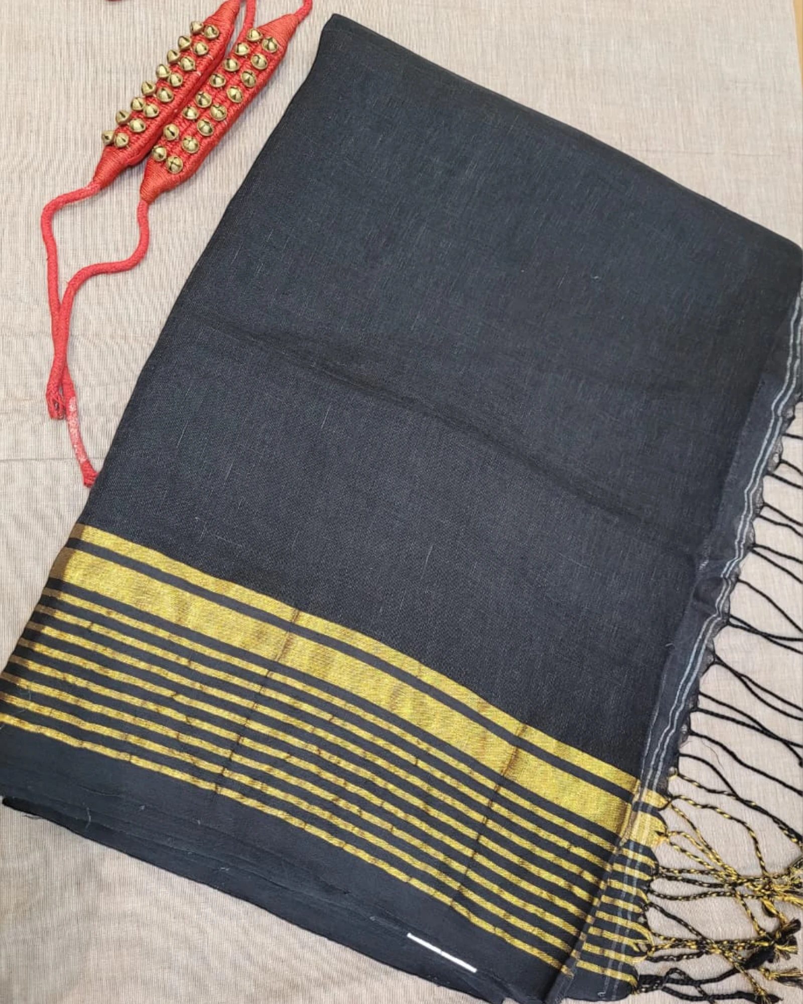 Black Mayuri Linen Saree