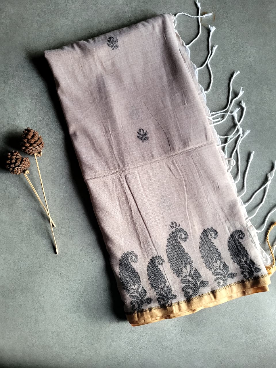 White Cotton Jamdani Saree CS002