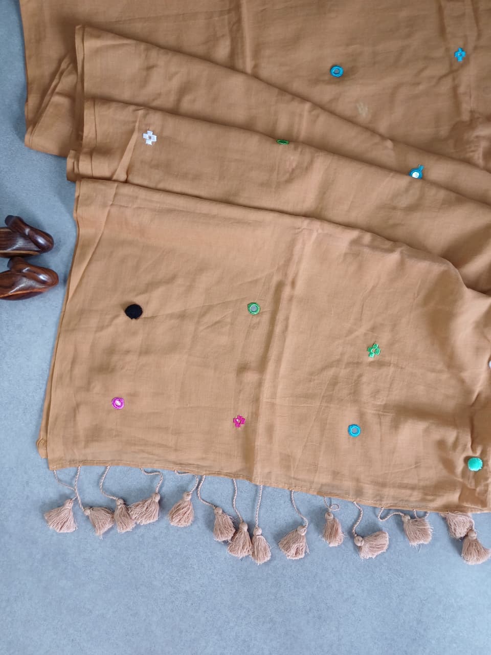 Cream Mul Saree CS004