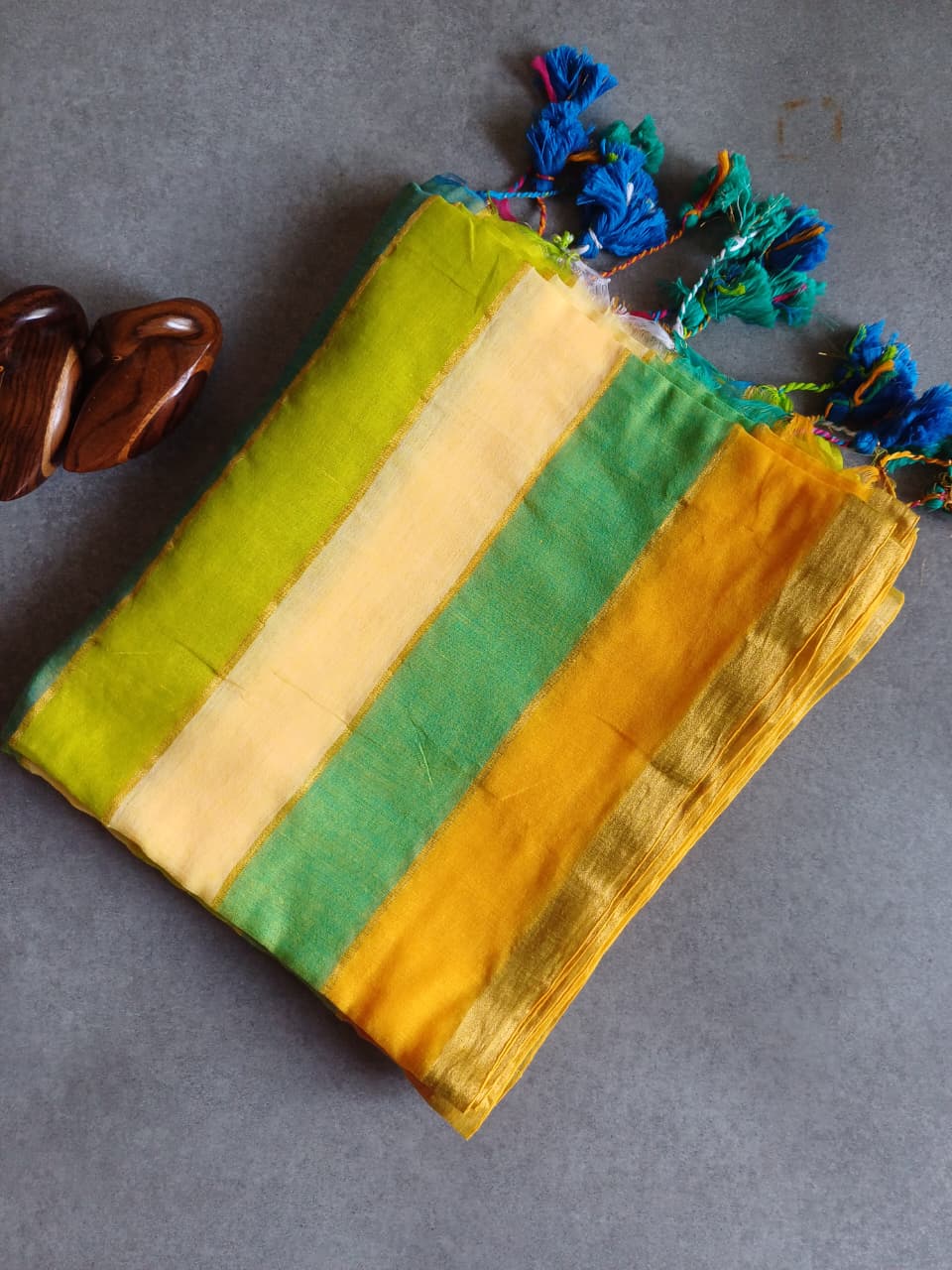 Multicolor Mul Saree CS005