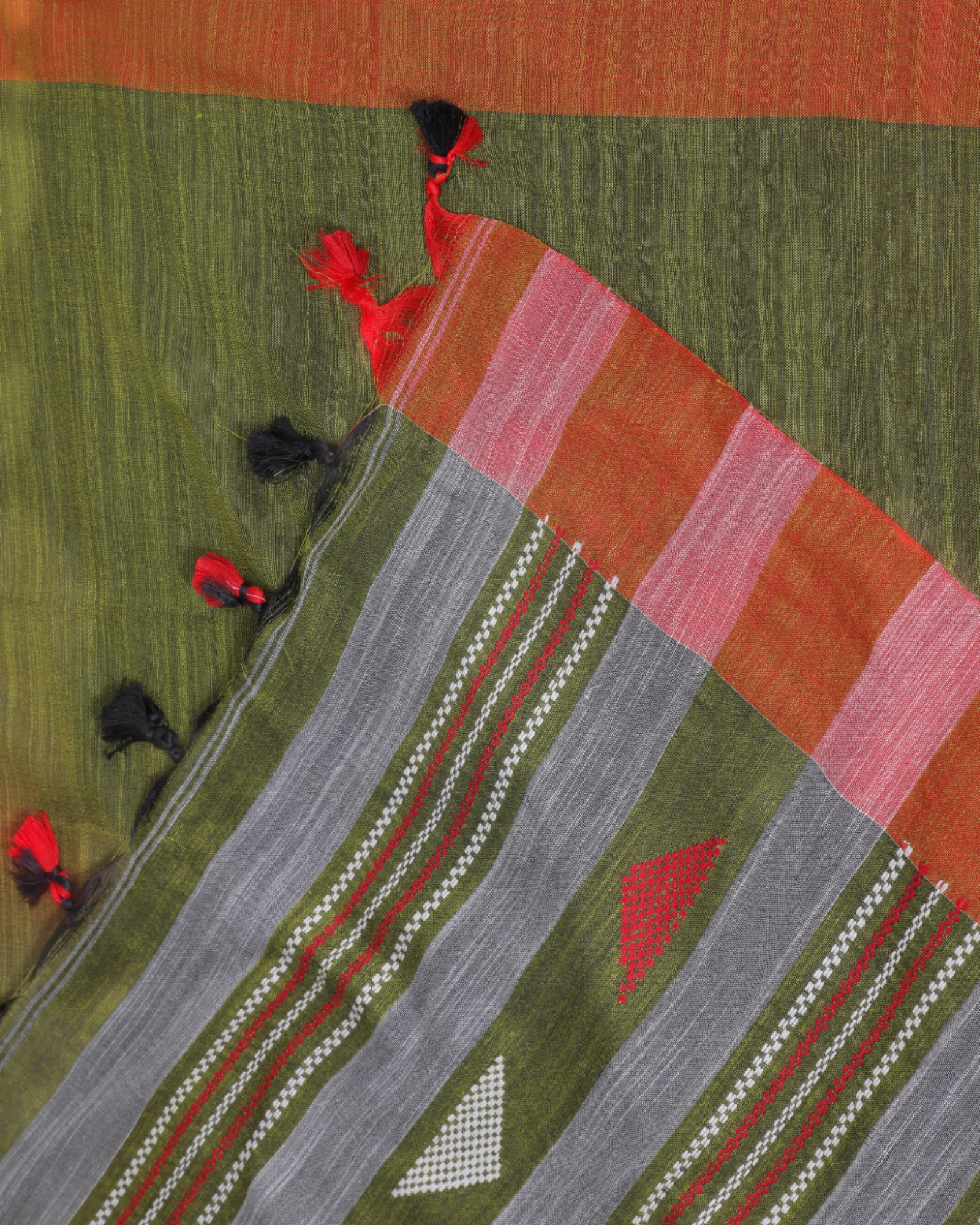 Mossgreen Kathaa Linen Saree