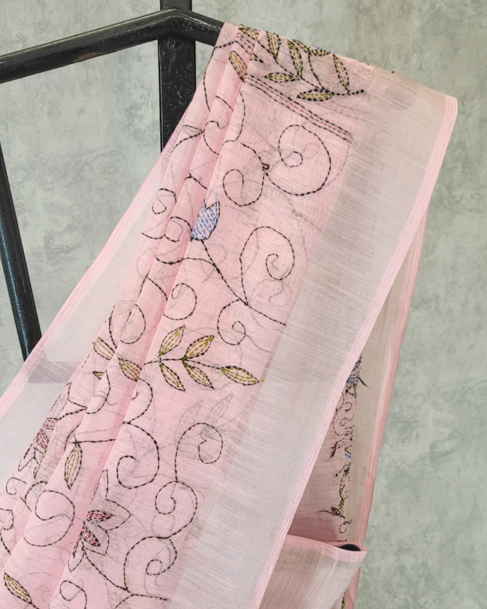 Pink Trikona Linen Saree