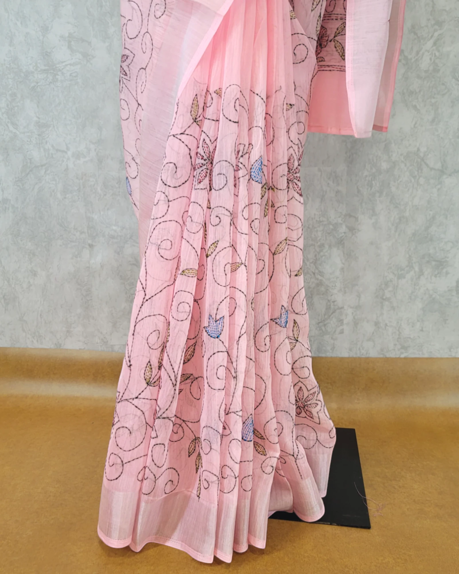 Pink Trikona Linen Saree