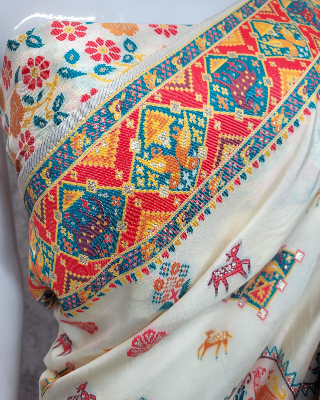 Cream Reet Banarasi Saree