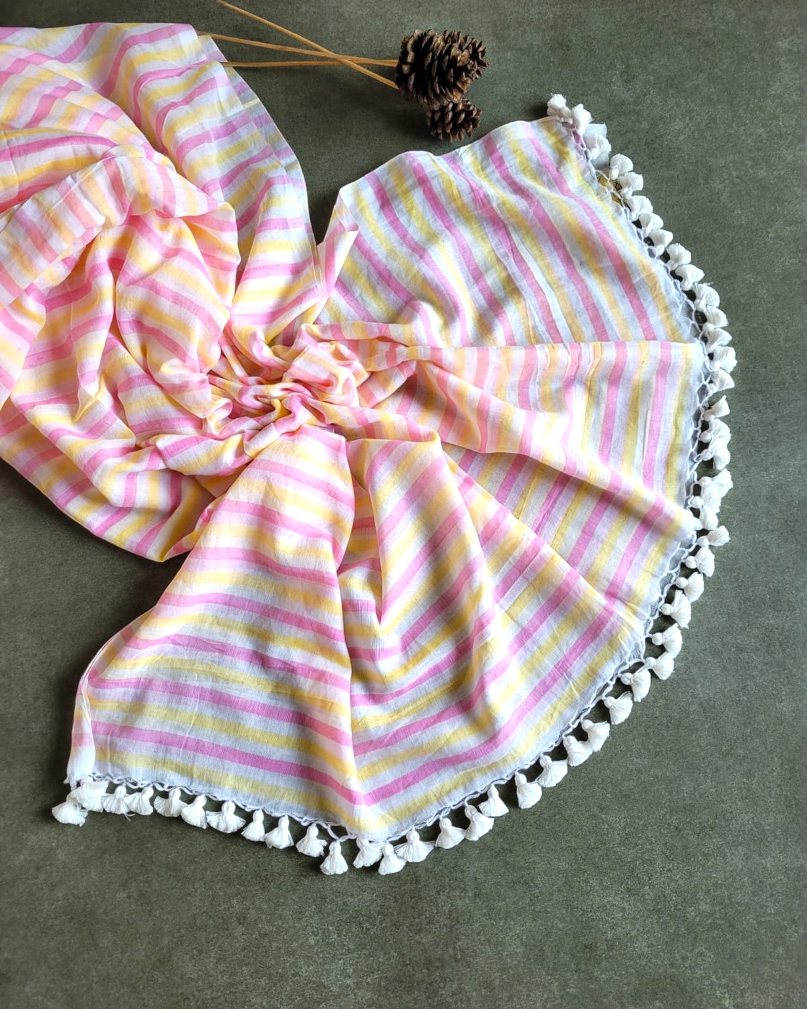 Pink Dori Mulmul Saree