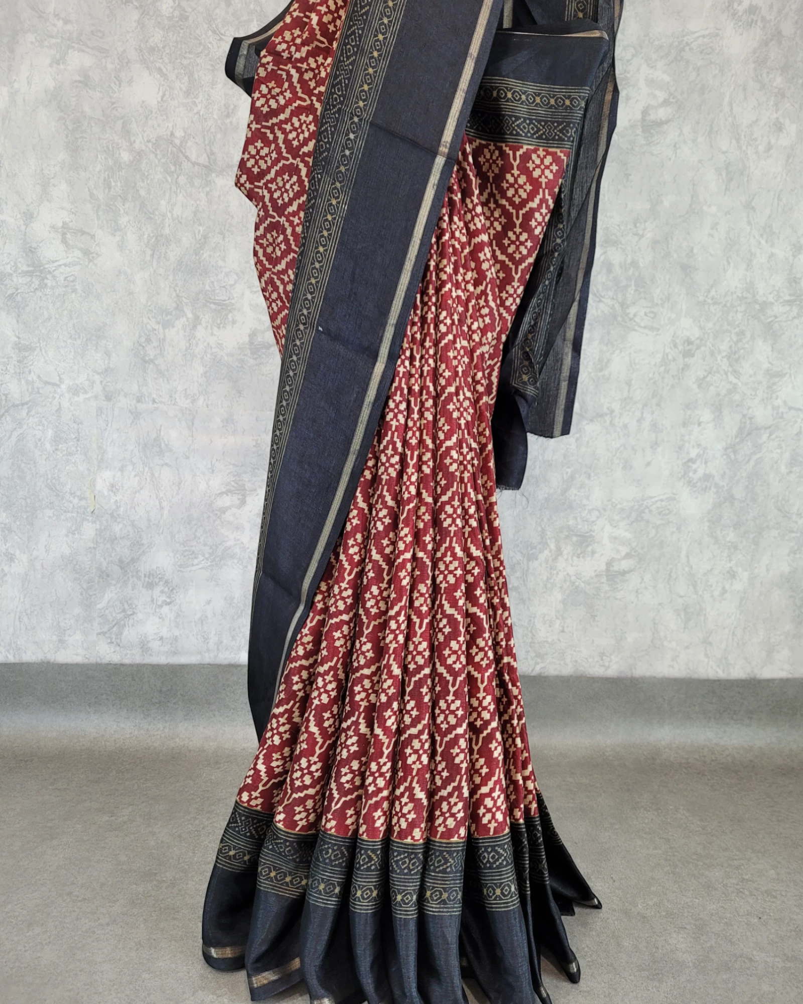Red krisha Synthetic saree