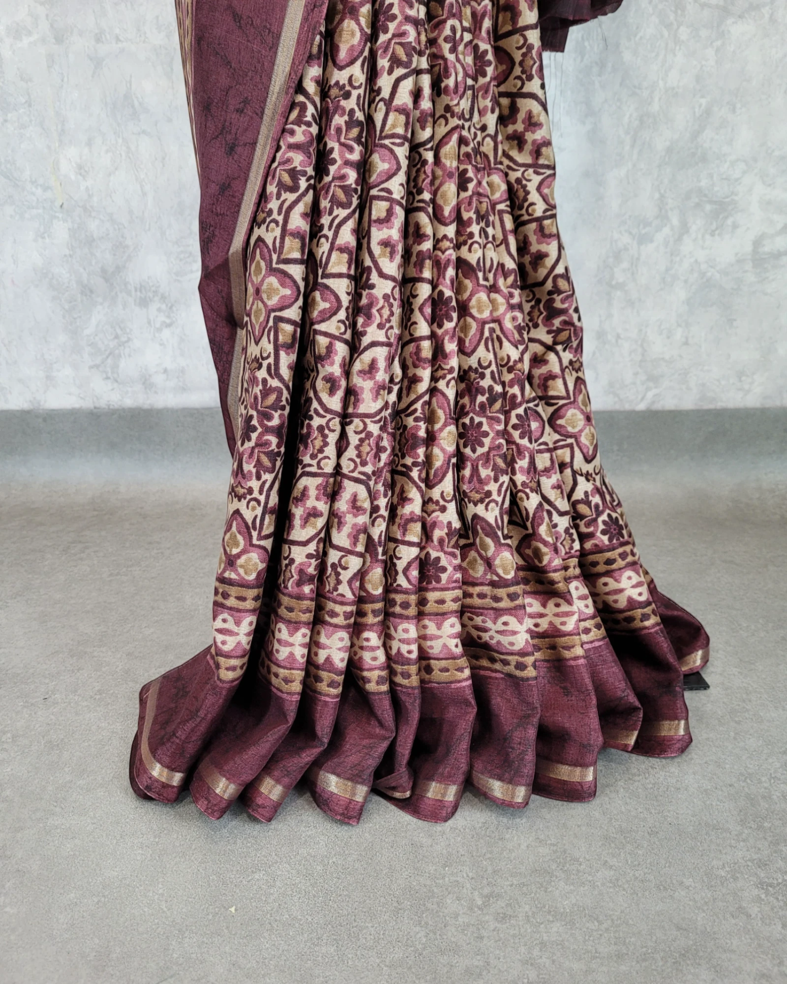 Carmine Krisha Synthetic saree