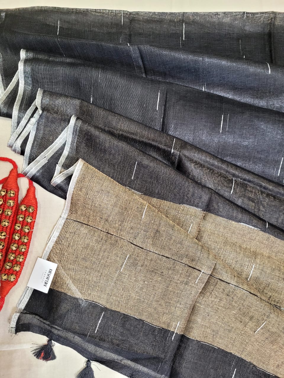 Black2 Mayuri Linen Saree