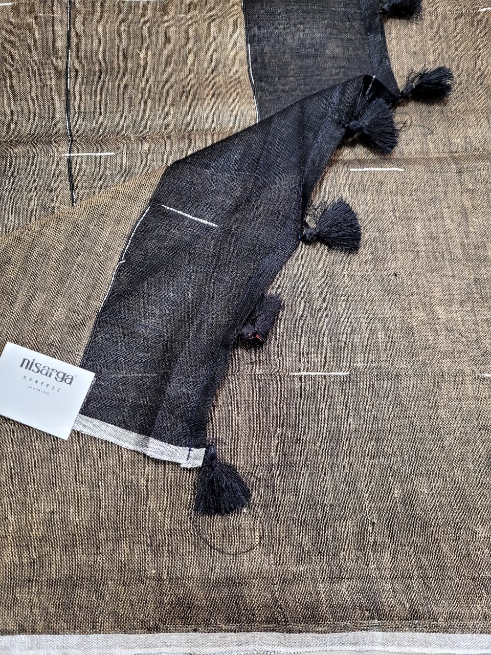 Black2 Mayuri Linen Saree