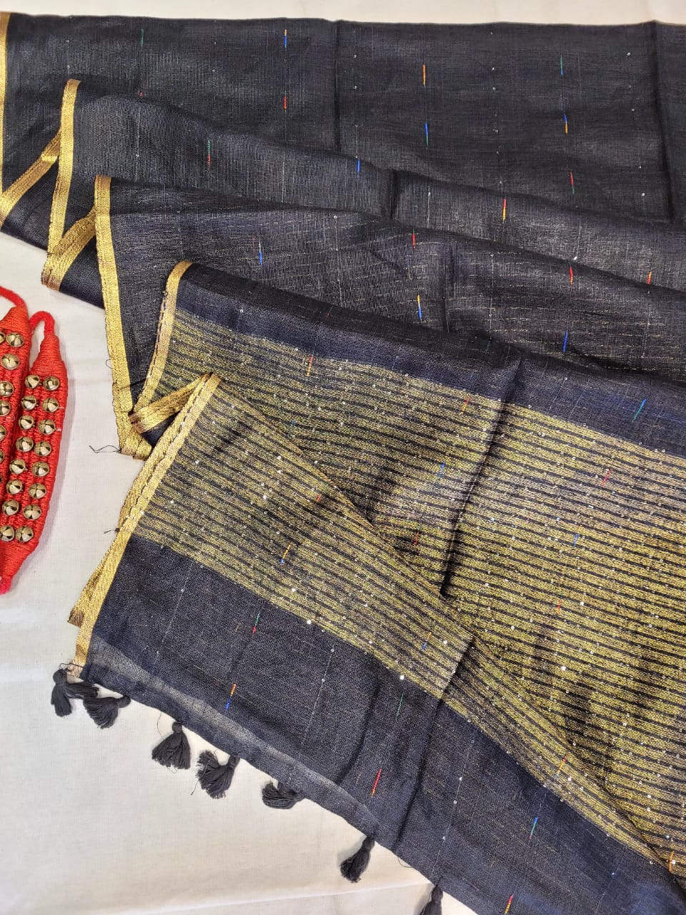 Black3 Mayuri Linen Saree