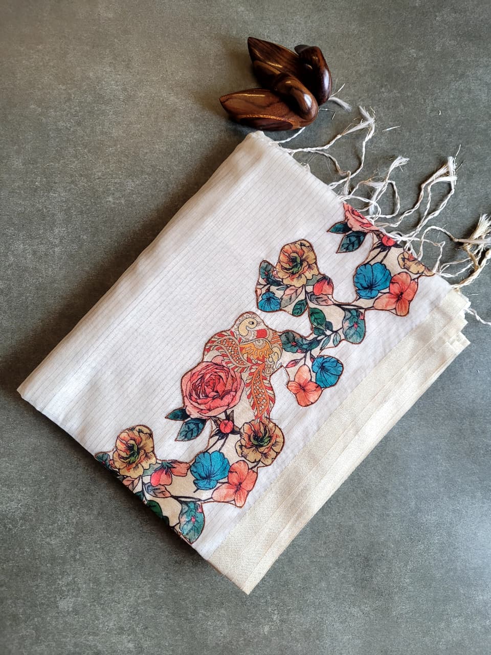 White 2_6 Semi Tussar Applique Saree ST001