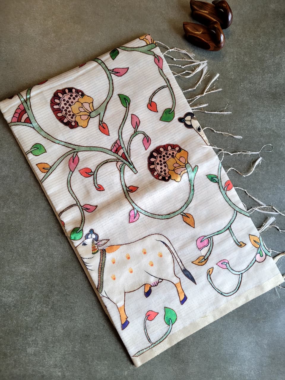 White 2_4 Semi Tussar Applique Saree ST001