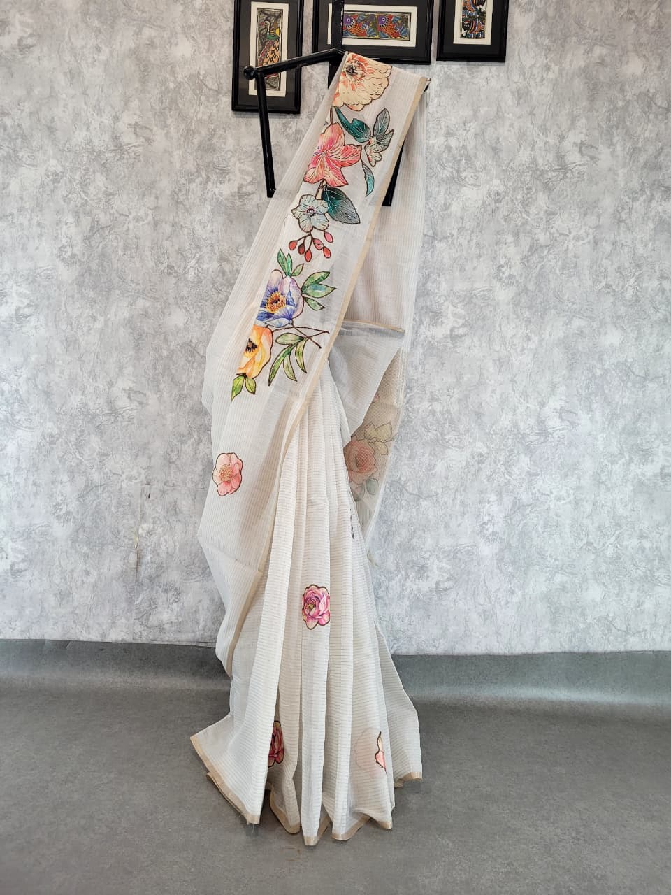 White 2_5 Semi Tussar Applique Saree ST001