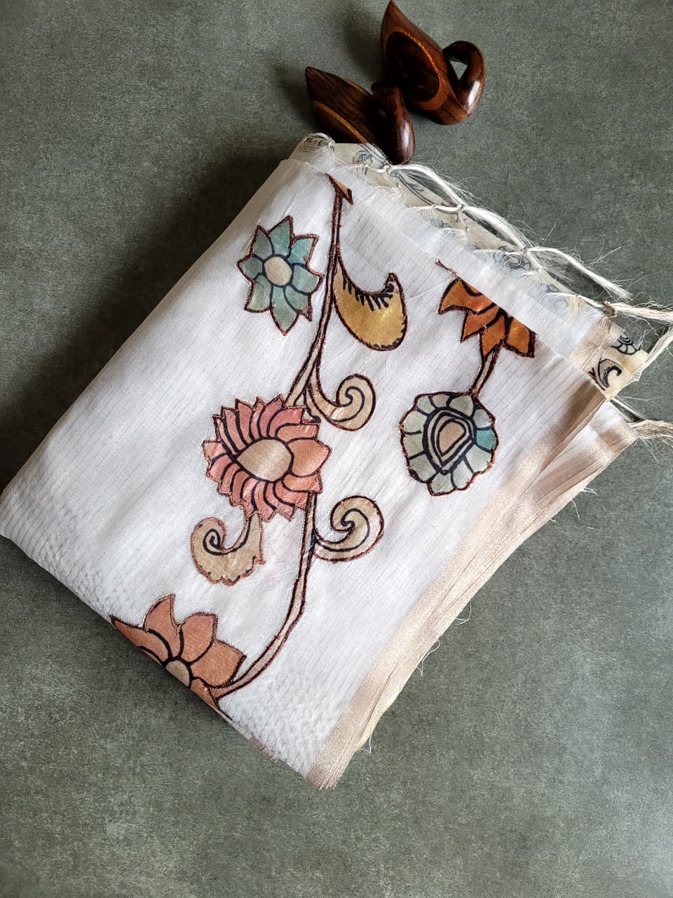 White 2_1 Semi Tussar Applique Saree ST001