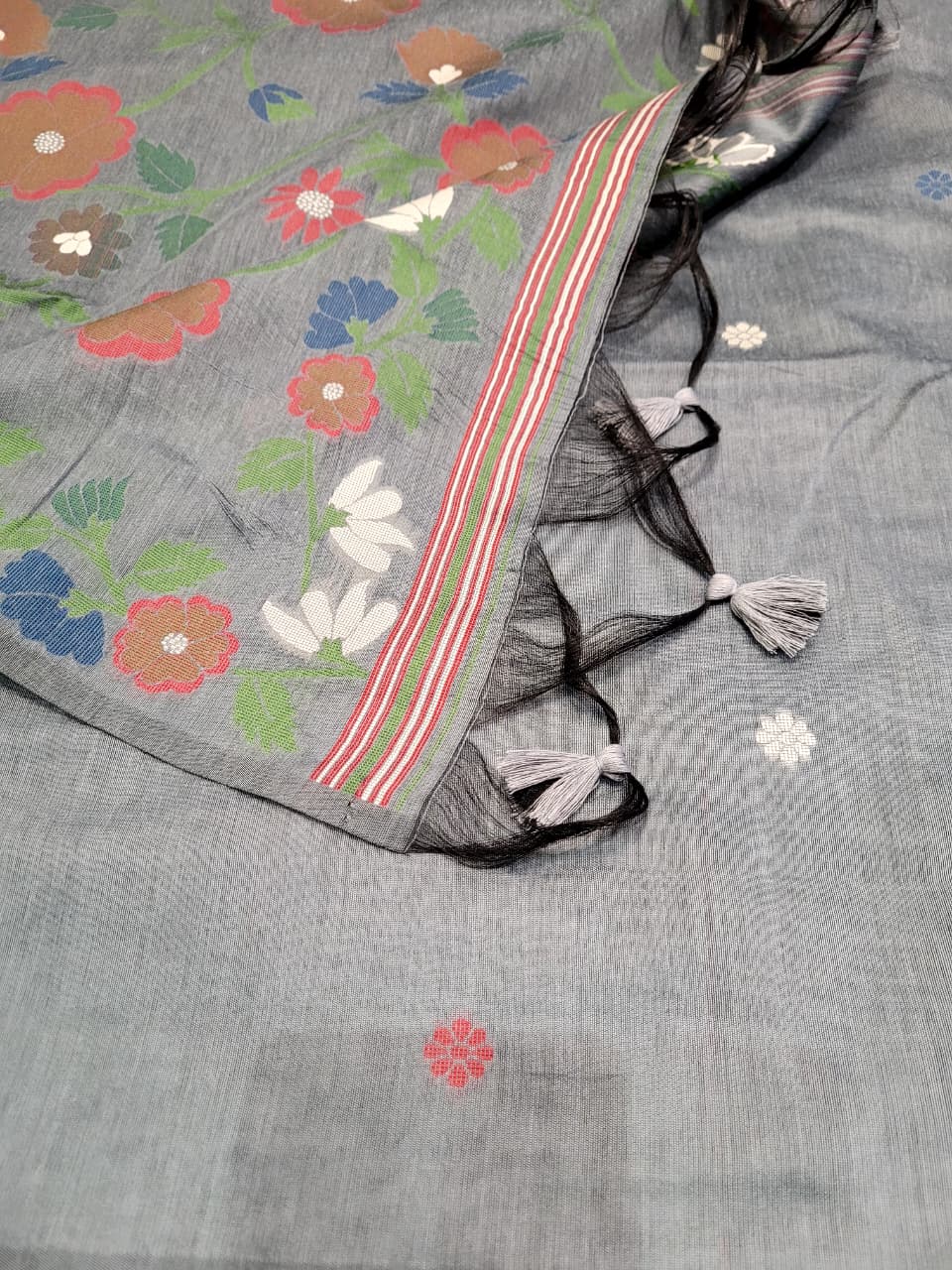 Gray Isha3 Cotton saree