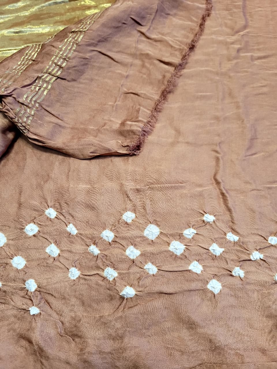 Biege Bandhani Gajji Silk Saree