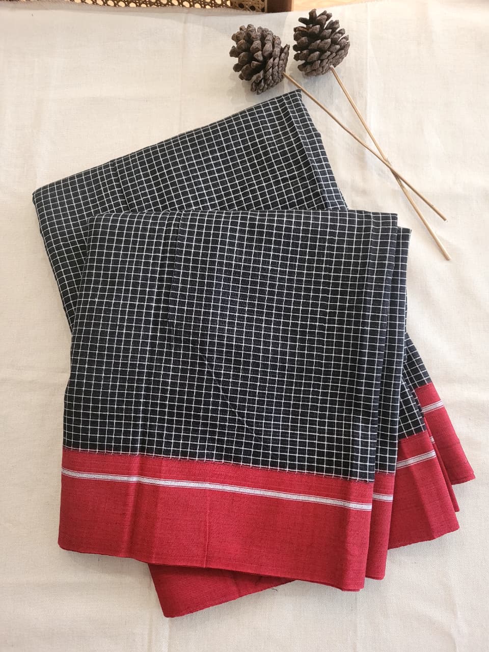 Red2 Hampa Pattedanchu Saree