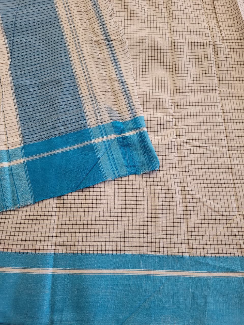White Hampa Pattedanchu Saree