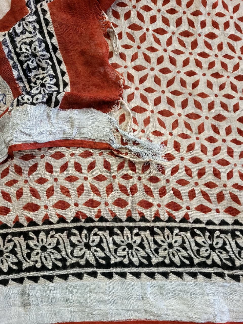 Red3 Linen Handblock Saree