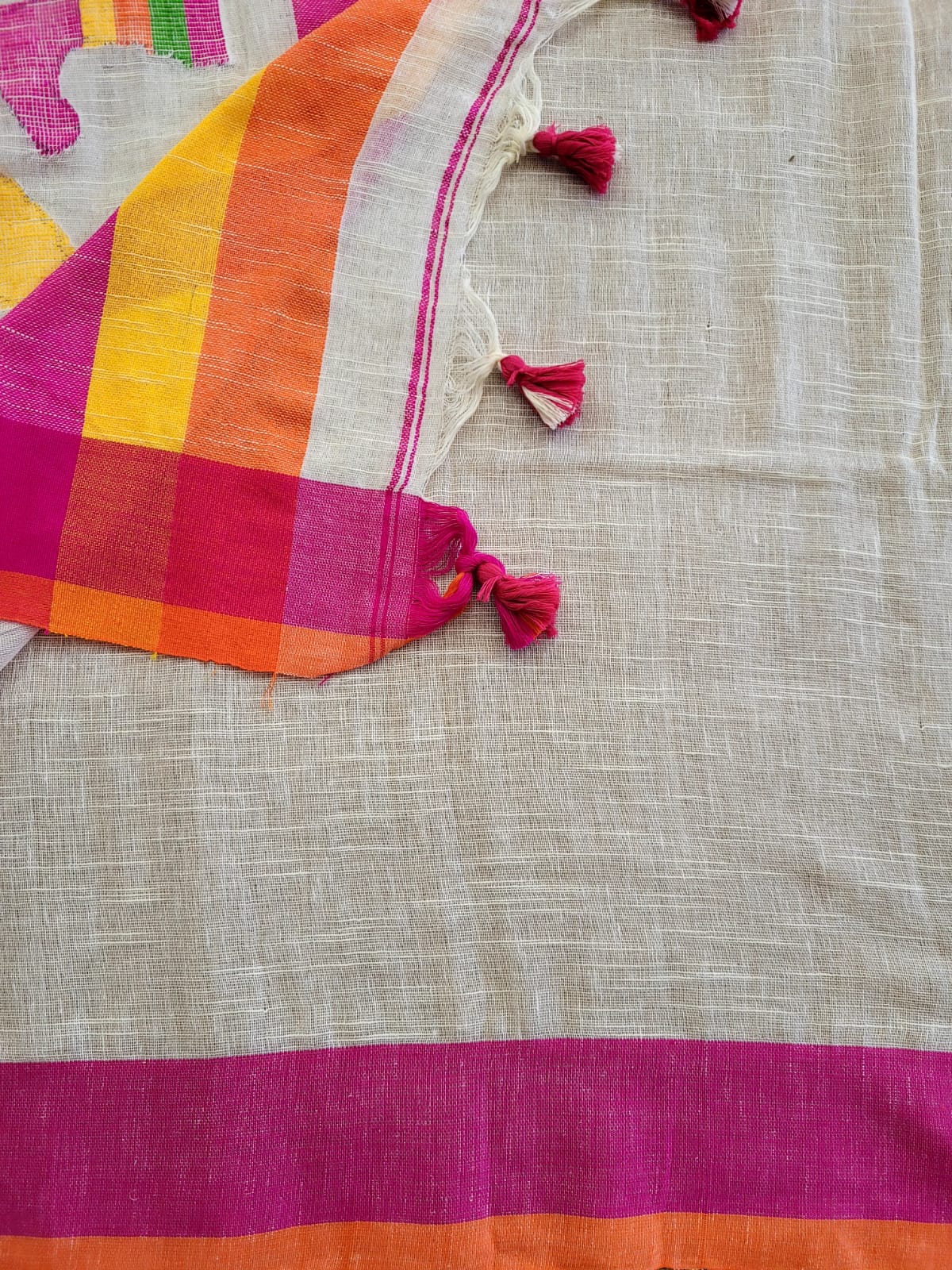 White2 Mayuri Linen Saree