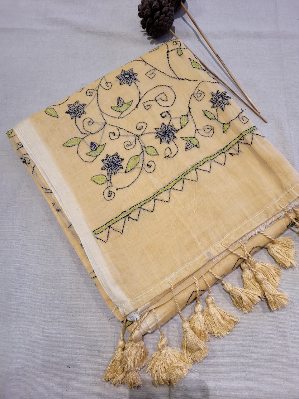 Beige Mul Kantha Saree