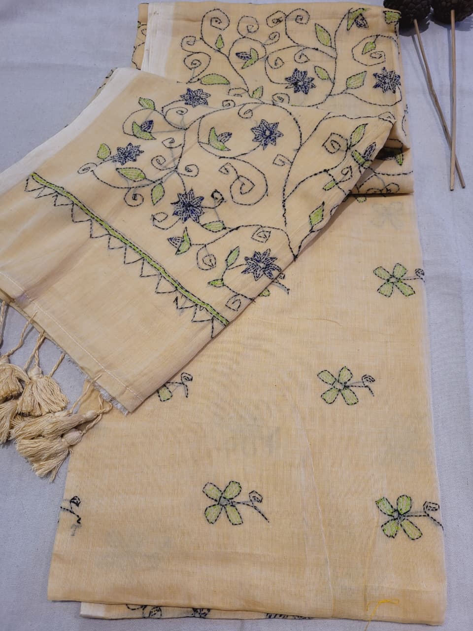 Beige Mul Kantha Saree