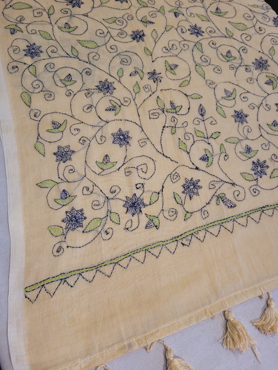 Beige Mul Kantha Saree