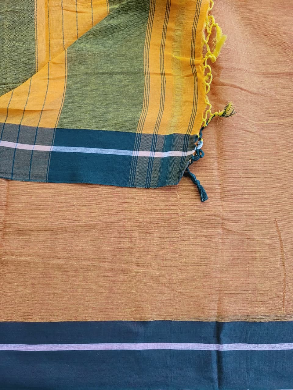 Yellow Hampa Pattedanchu Saree