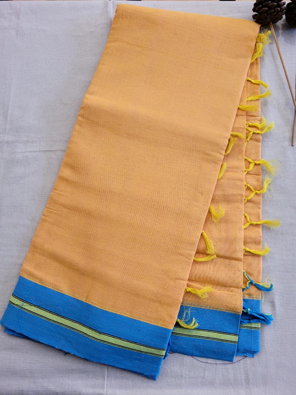 Yellow Hampa Pattedanchu Saree