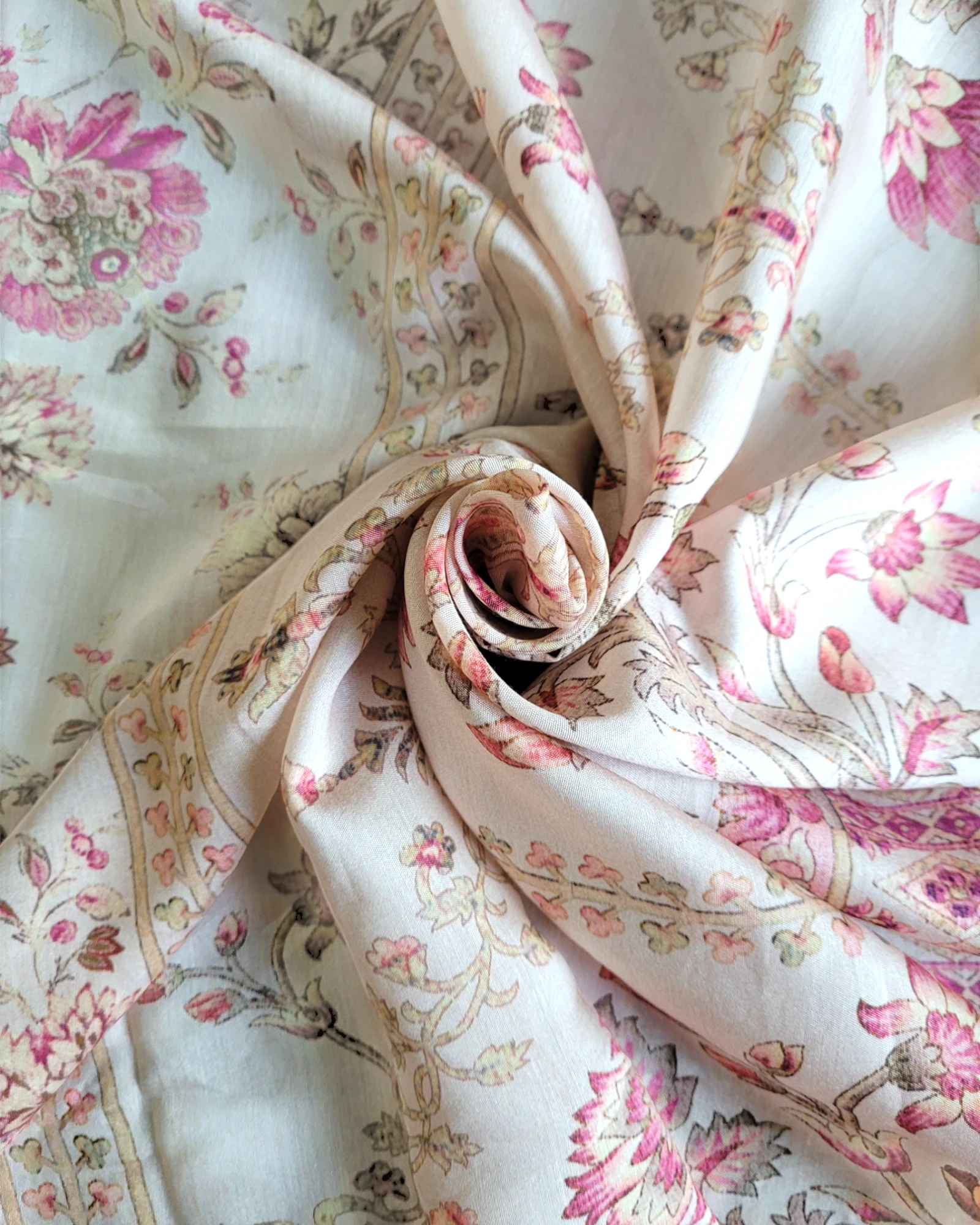 Peach Gulshanglow Viscose Saree