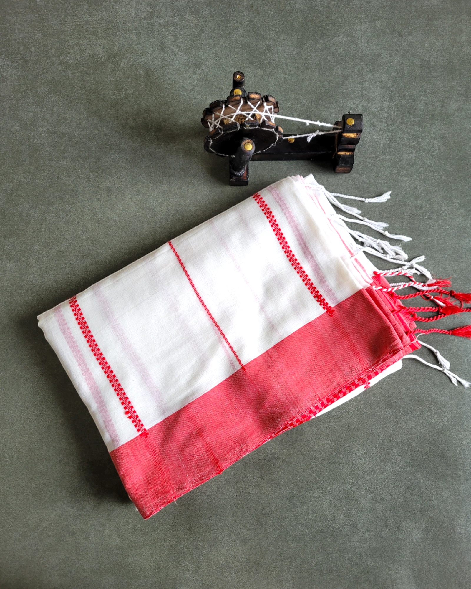 Vanilla Karni Linen Saree