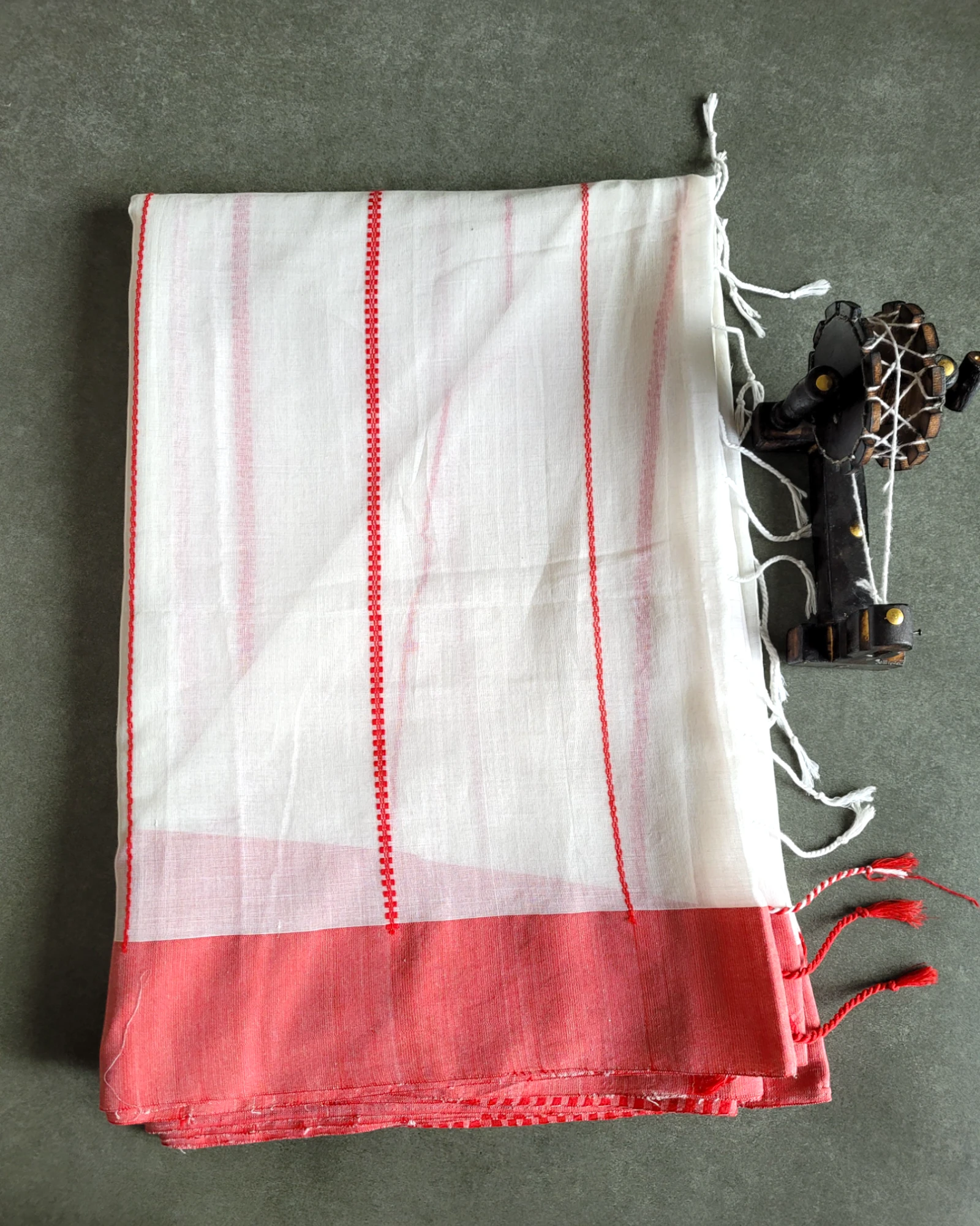 Vanilla Karni Linen Saree