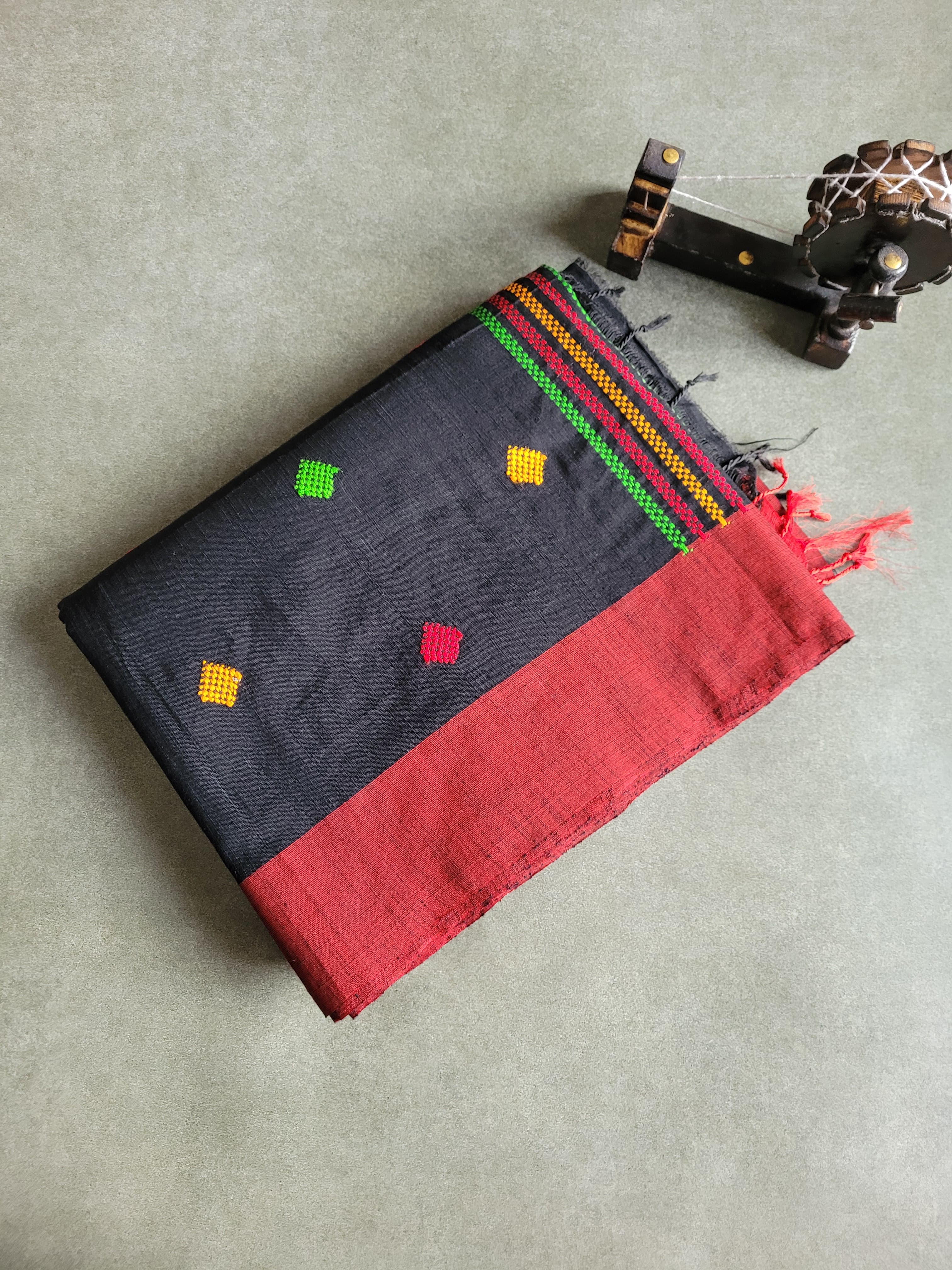 Coal Karni Linen Saree