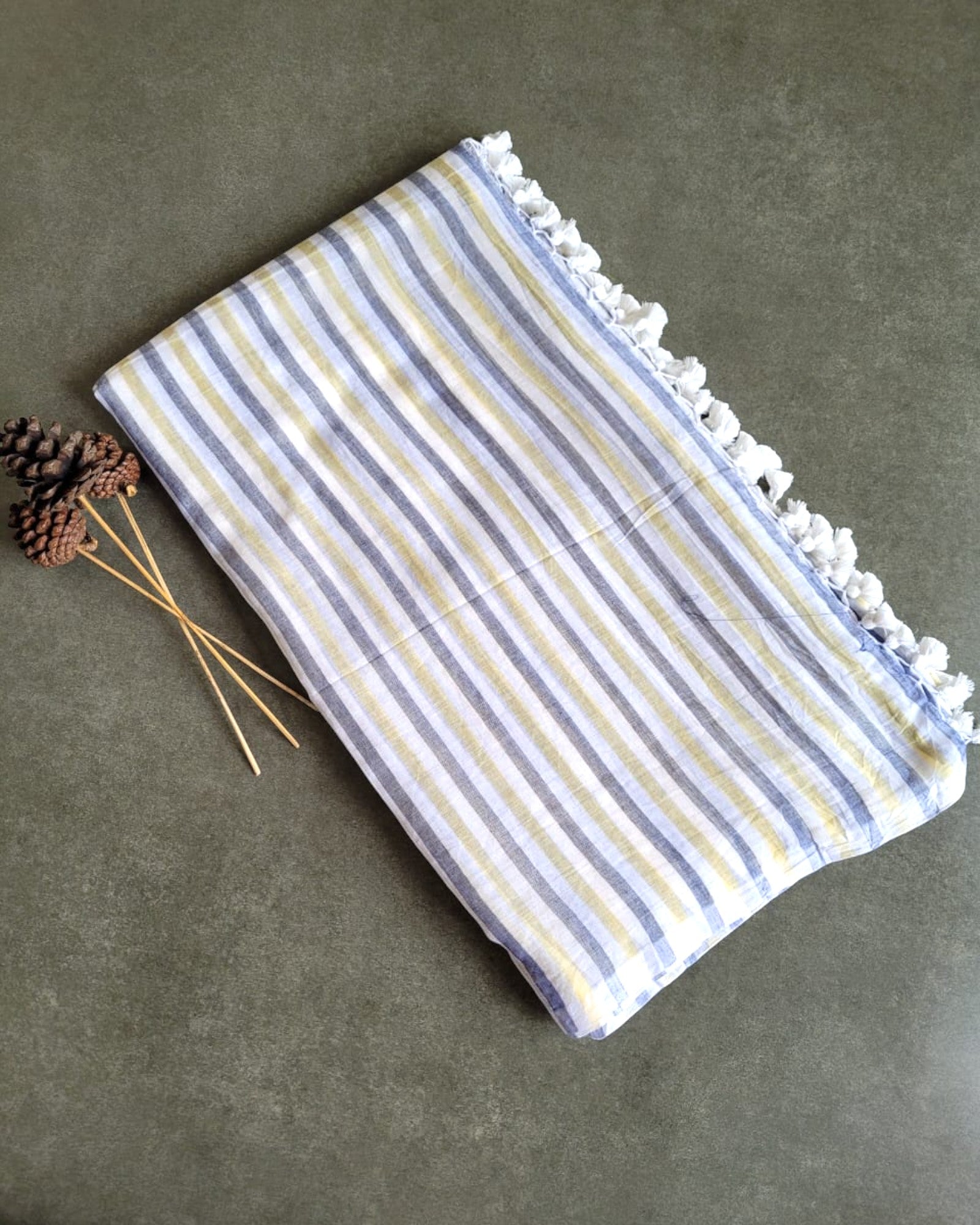 Grey Dori Mulmul Saree