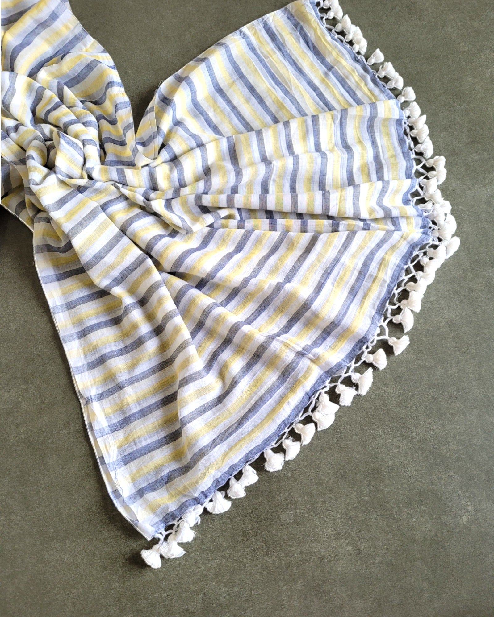 Grey Dori Mulmul Saree